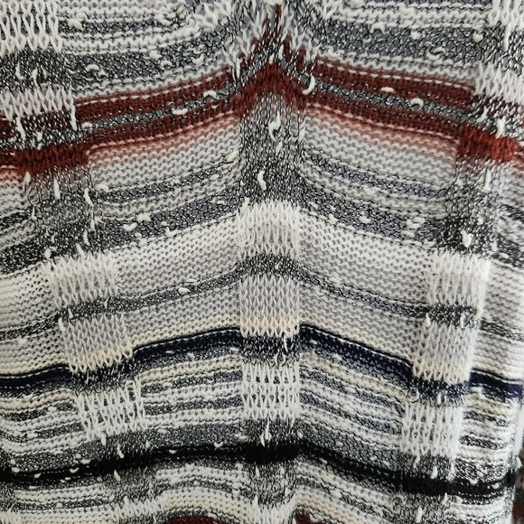 Nic+Zoe | Linen Blend V-neck Lightweight Textured Open Knit Sweater - Size M - Picture 3 of 8